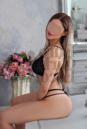Isy escort in Cottage Grove